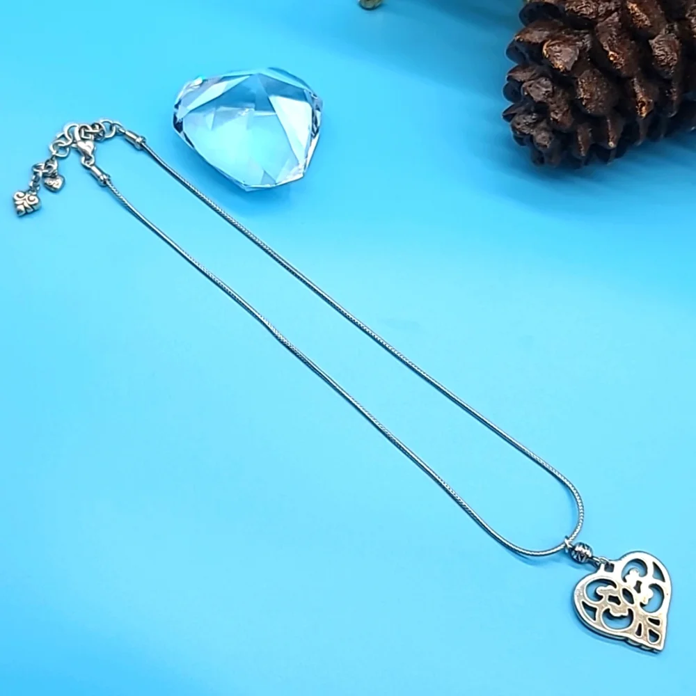 Brighton "GENEVA HEART" Filigree Open Scrollwork Silver Plated Retired Pendant! - Picture 4 of 9